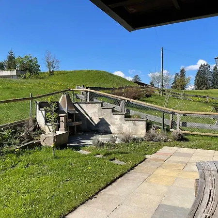 Lovely 4 Bedroom Great For *