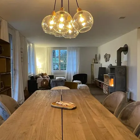 Semesterbostad Lovely 4 Bedroom Great For