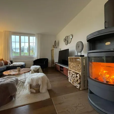 Lovely 4 Bedroom Great For *