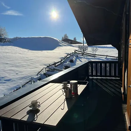 Lovely 4 Bedroom Great For *