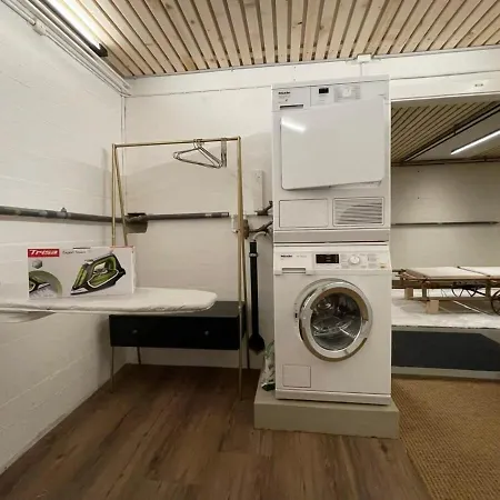 Lovely 4 Bedroom Great For *