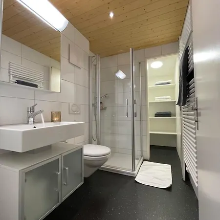 Lovely 4 Bedroom Great For Casa de Férias Saanenmöser